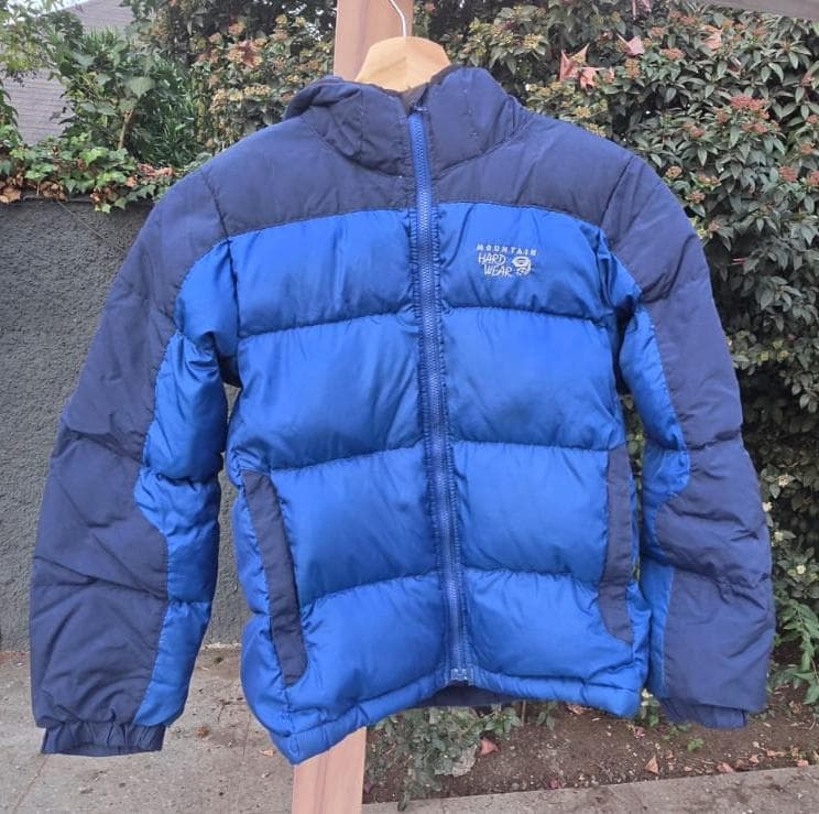 Parka de pluma Mountain Hardwear talla M (8-10 anos)