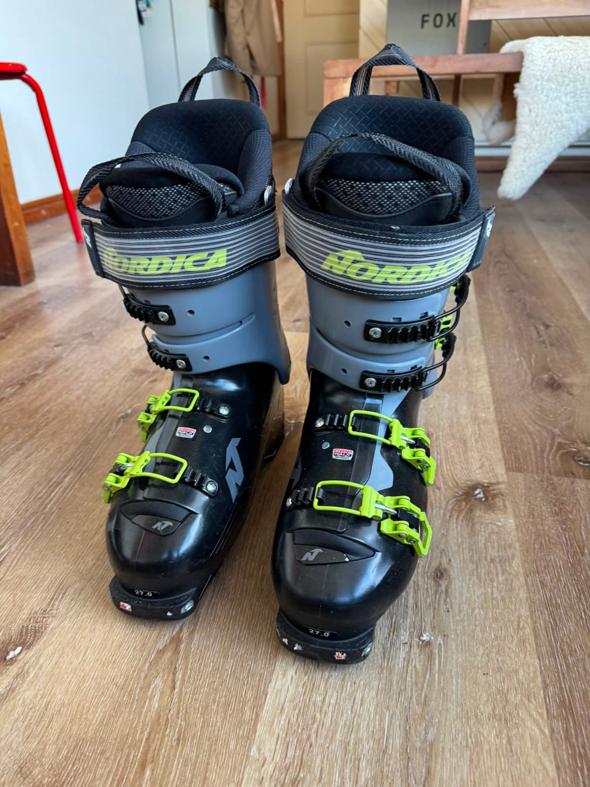 +5 - Vendo botas Nórdica STRIDER 130 pro - - Talla 27.0-27.5 cm - - con 2 usos prácticamente...